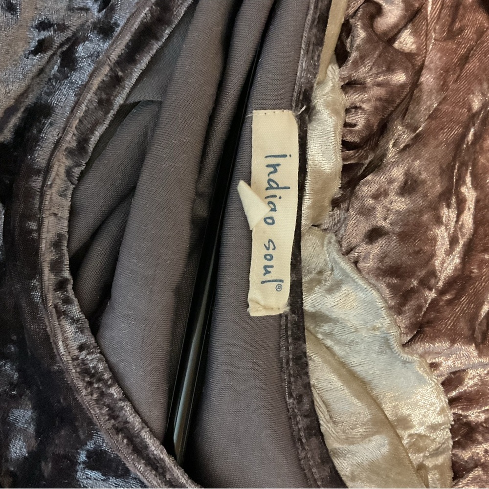 Indigo Soul large velvet tiered ruffle top brown gray and tan - Picture 8 of 11